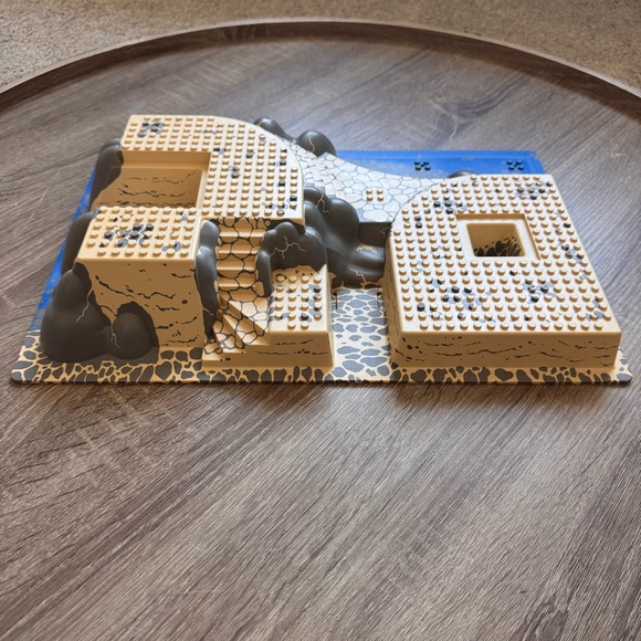 Lego 7047 Coast Watch HQ Raised Base Plate - Picture 3 of 7